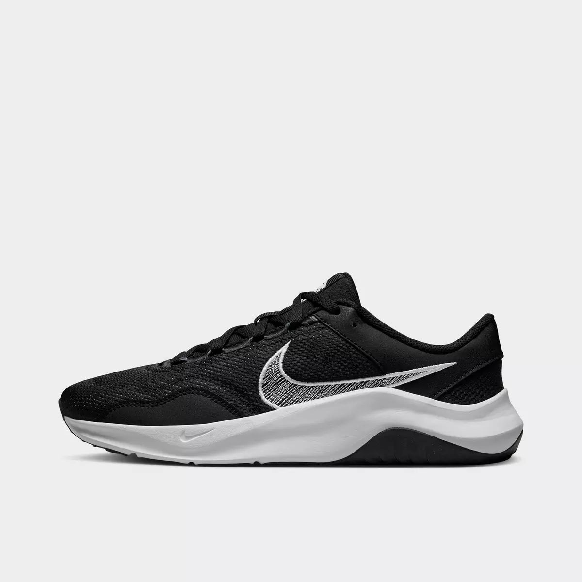 Nike Legend Essential 3 Next Nature – Black/White