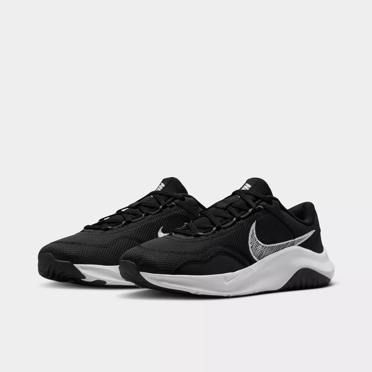 Nike Legend Essential 3 Next Nature – Black/White